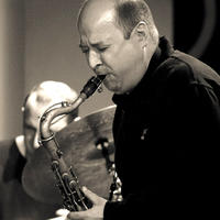 El saxofonista Eladio Reinón, amb Jordi Rossy